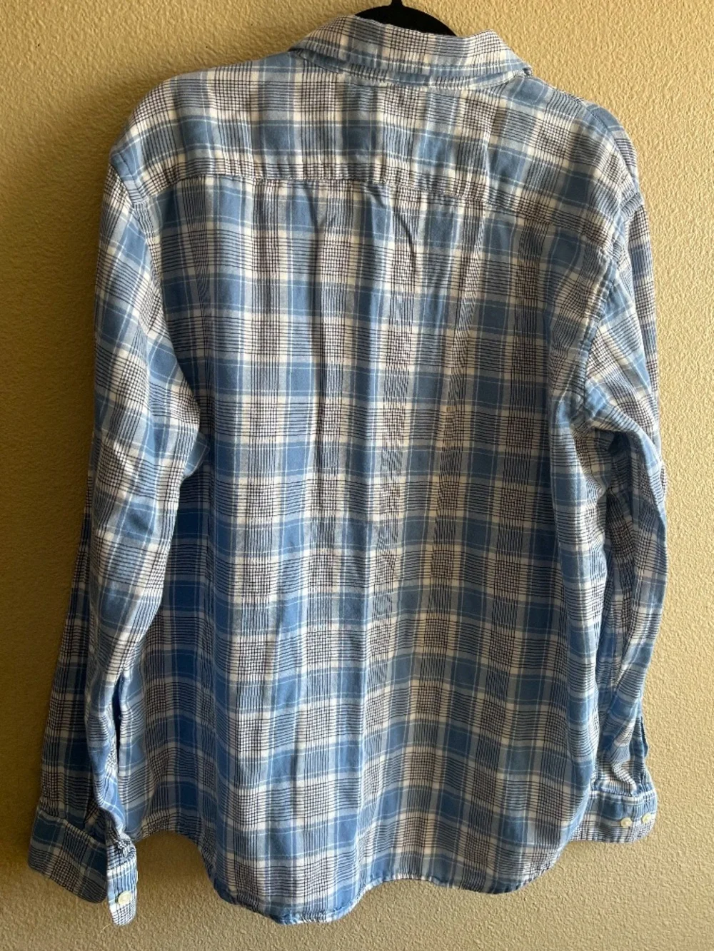 Banana Republic Light Blue and White Plaid Button-Down Shirt untucked fit XL